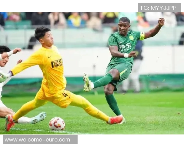 中超联赛第30轮北京国安主场大胜梅州客家展现强劲实力